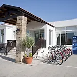 Akti & Village 4*