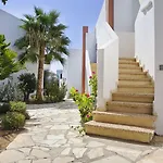Akti & Village Klorakas