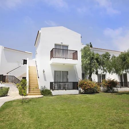 Akti & Village 4*