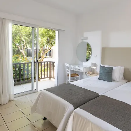 فندق Akti & Village 4*