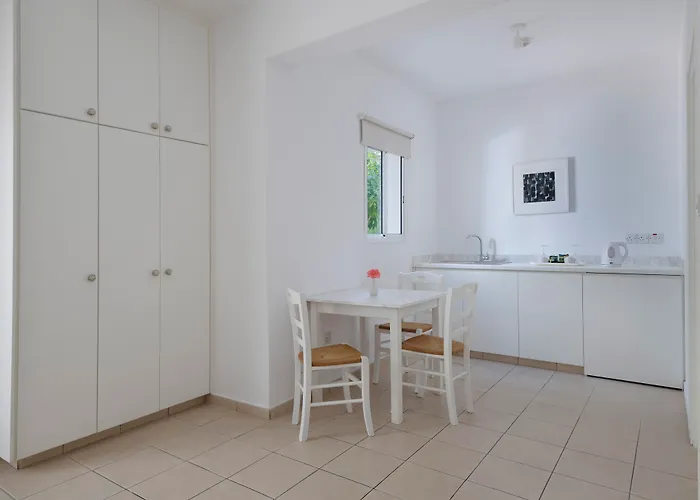 Akti & Village Klorakas