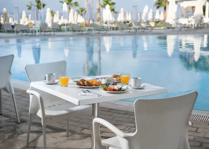 Hotel Akti & Village Klorakas