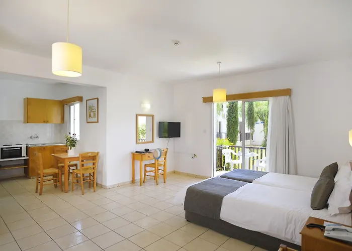 Akti & Village Klorakas