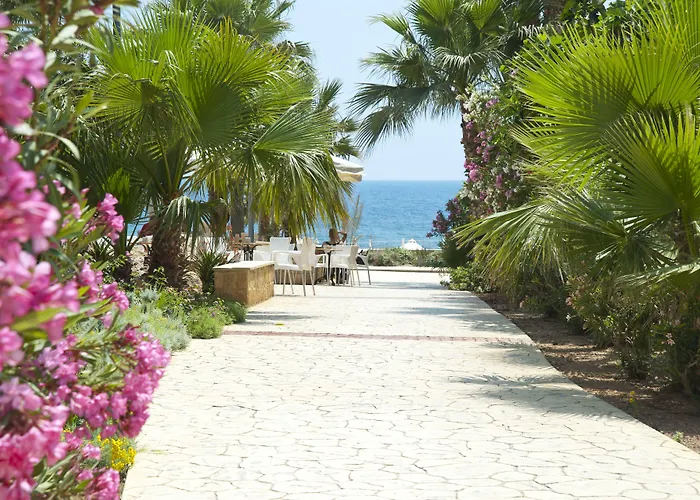 Hotel Akti & Village Klorakas