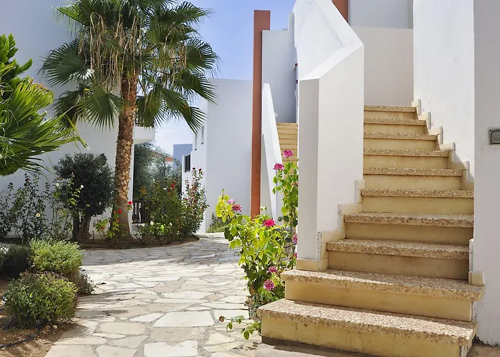 Akti & Village Klorakas