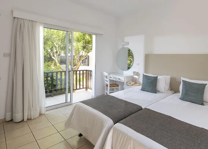 Hotel Akti & Village 4*