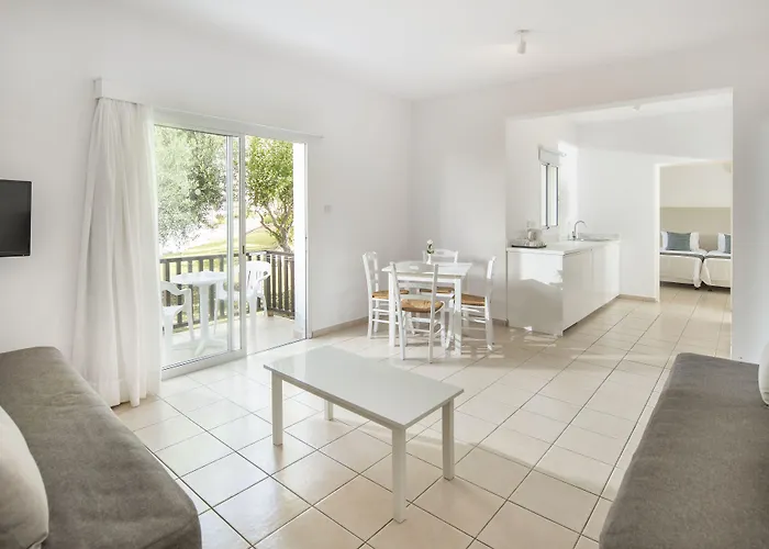 Hotel Akti & Village Klorakas